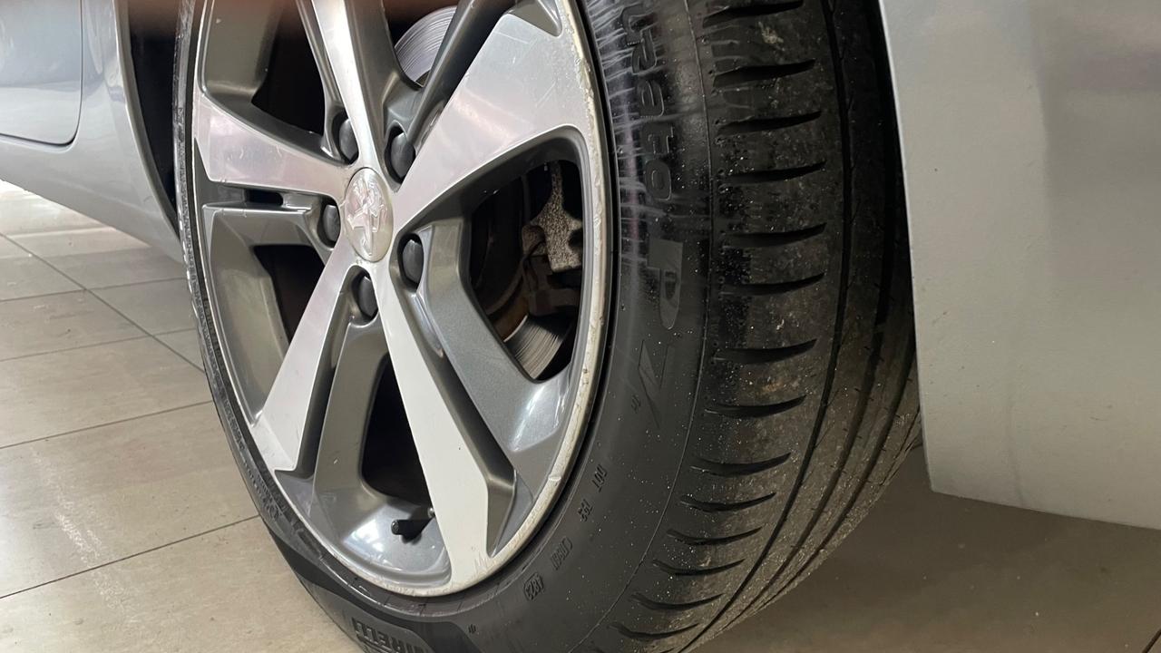 Peugeot 308 BlueHDi 120 S&S EAT6 SW Allure