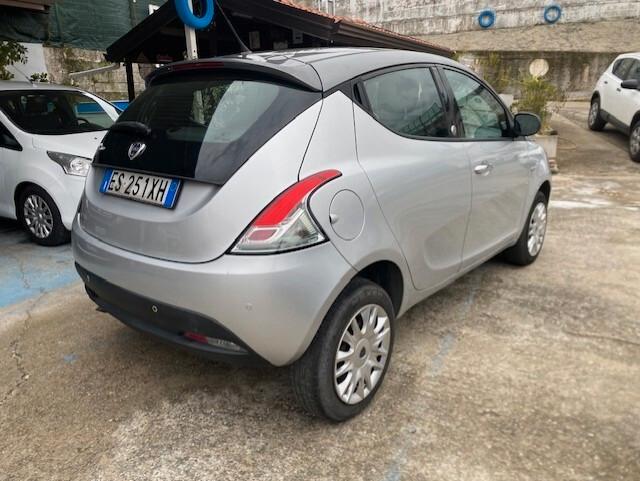 Lancia Ypsilon 0.9 TwinAir 85 CV 5 porte Metano Ecochic Gold