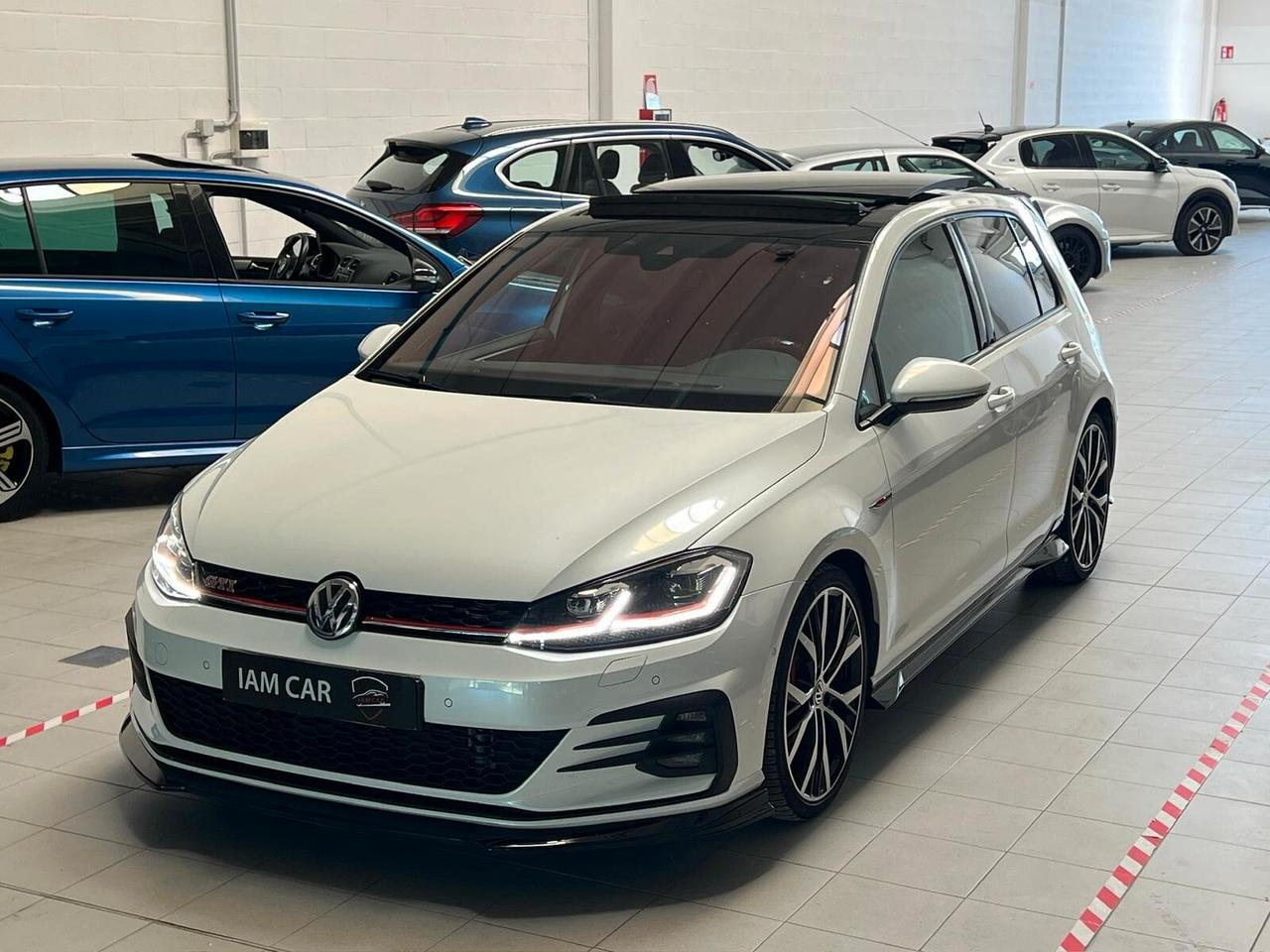 Volkswagen Golf GTI Performance 2.0 245 CV TSI DSG 5p.