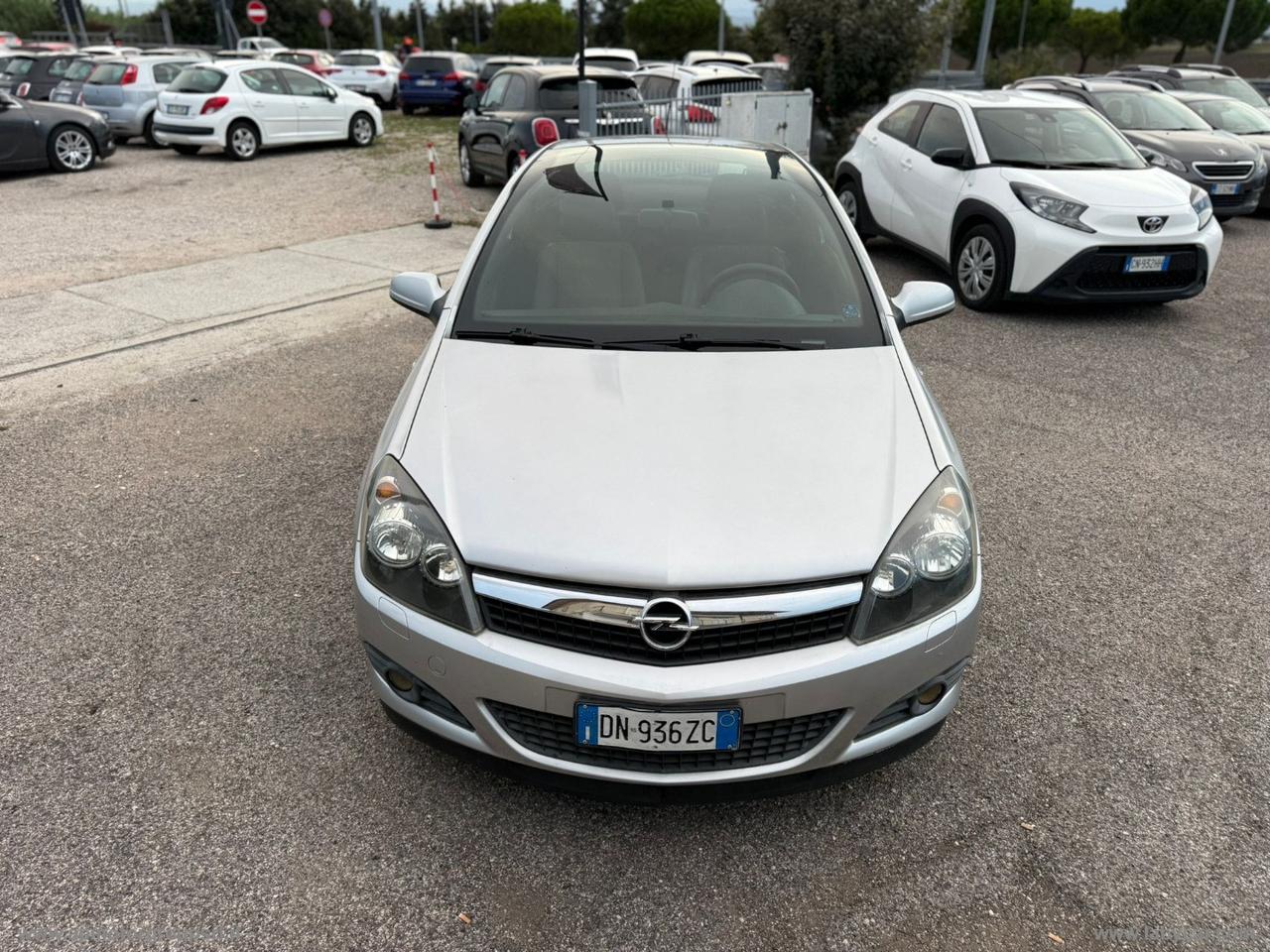 OPEL Astra GTC 1.7 CDTI 125 CV 3p. Cosmo