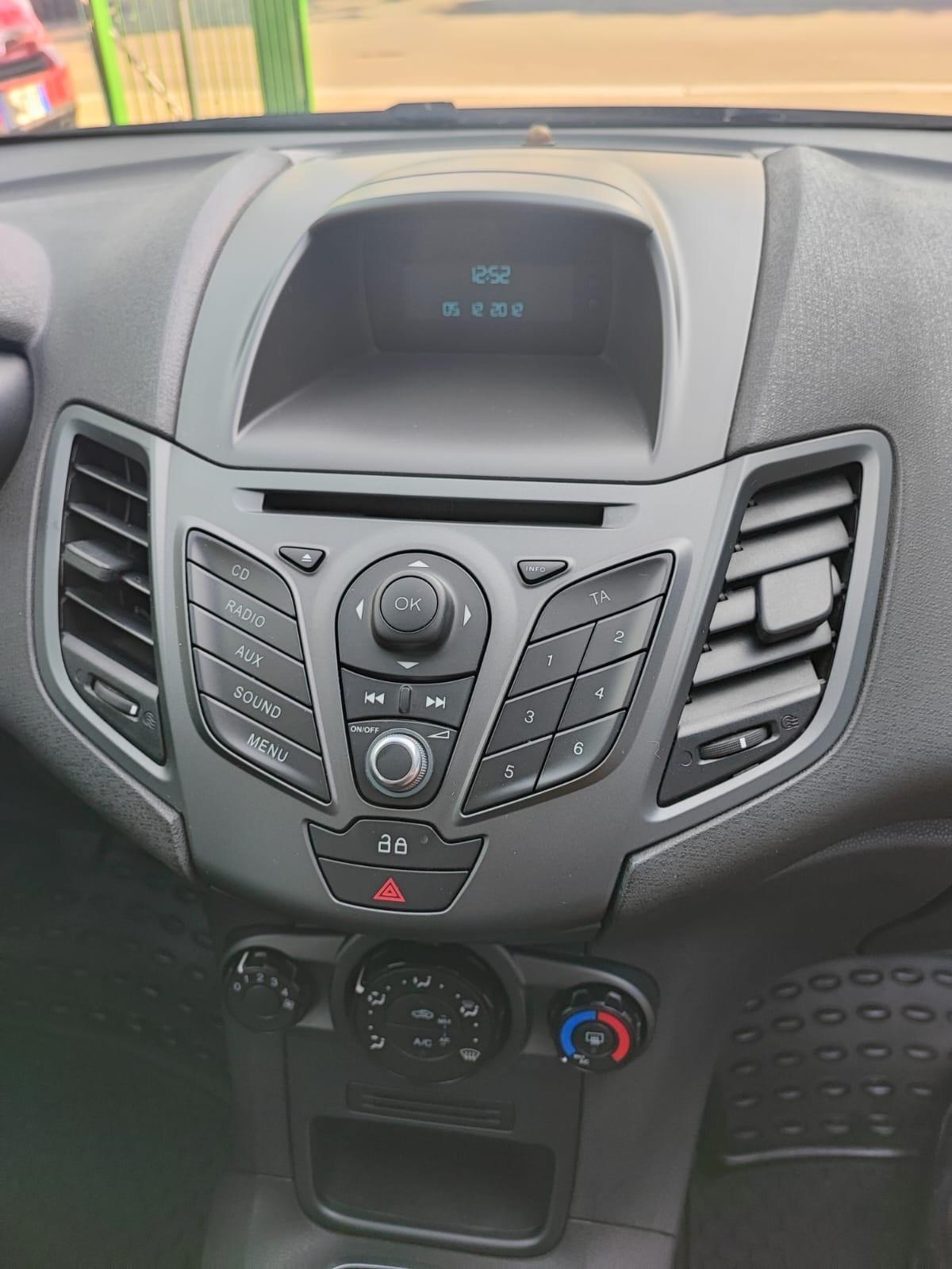 Ford Fiesta 1.4 5 porte Bz.- GPL