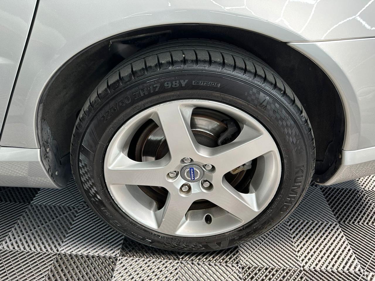 Volvo V70 2.4 D5 Momentum