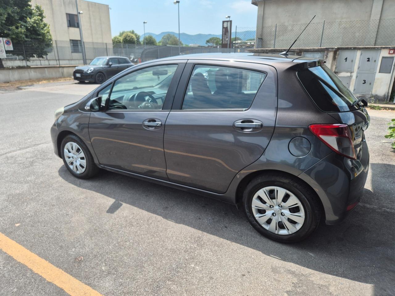 Toyota Yaris 1.0 5 porte Lounge BELLISSIMA