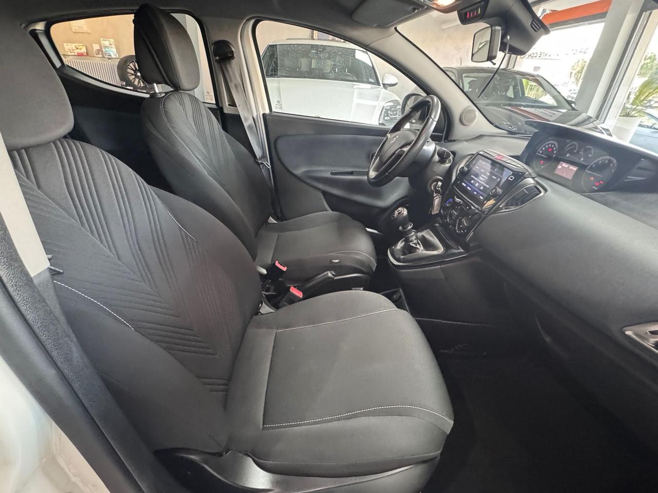 Lancia Ypsilon gold firefly MHEV #7845