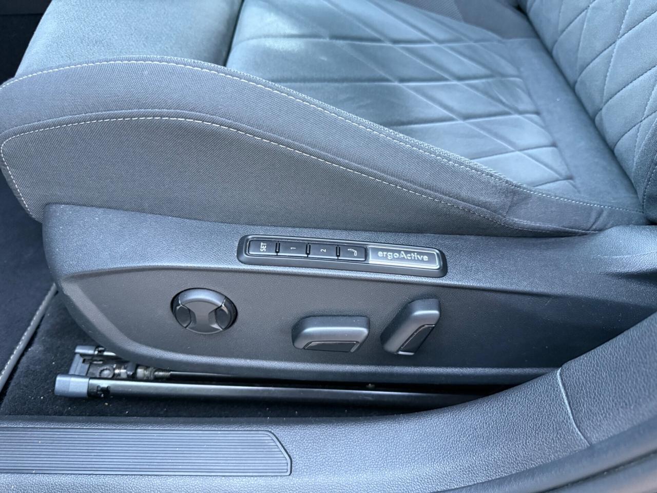 Volkswagen Golf 2.0 TDI DSG SCR Style
