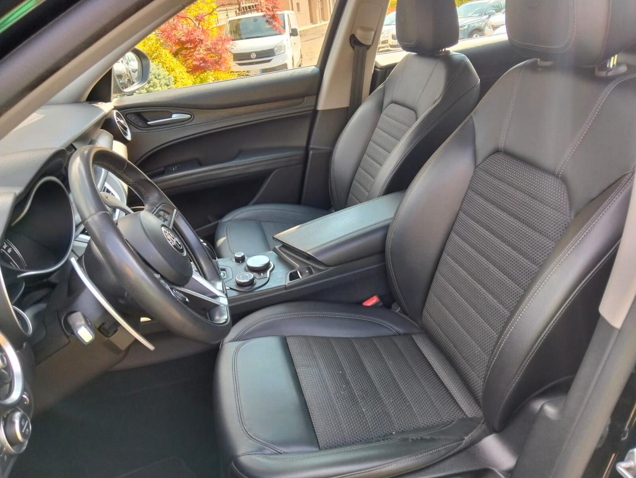 Alfa Romeo Stelvio 2.2 Turbodiesel 210 CV AT8 Q4 Executive