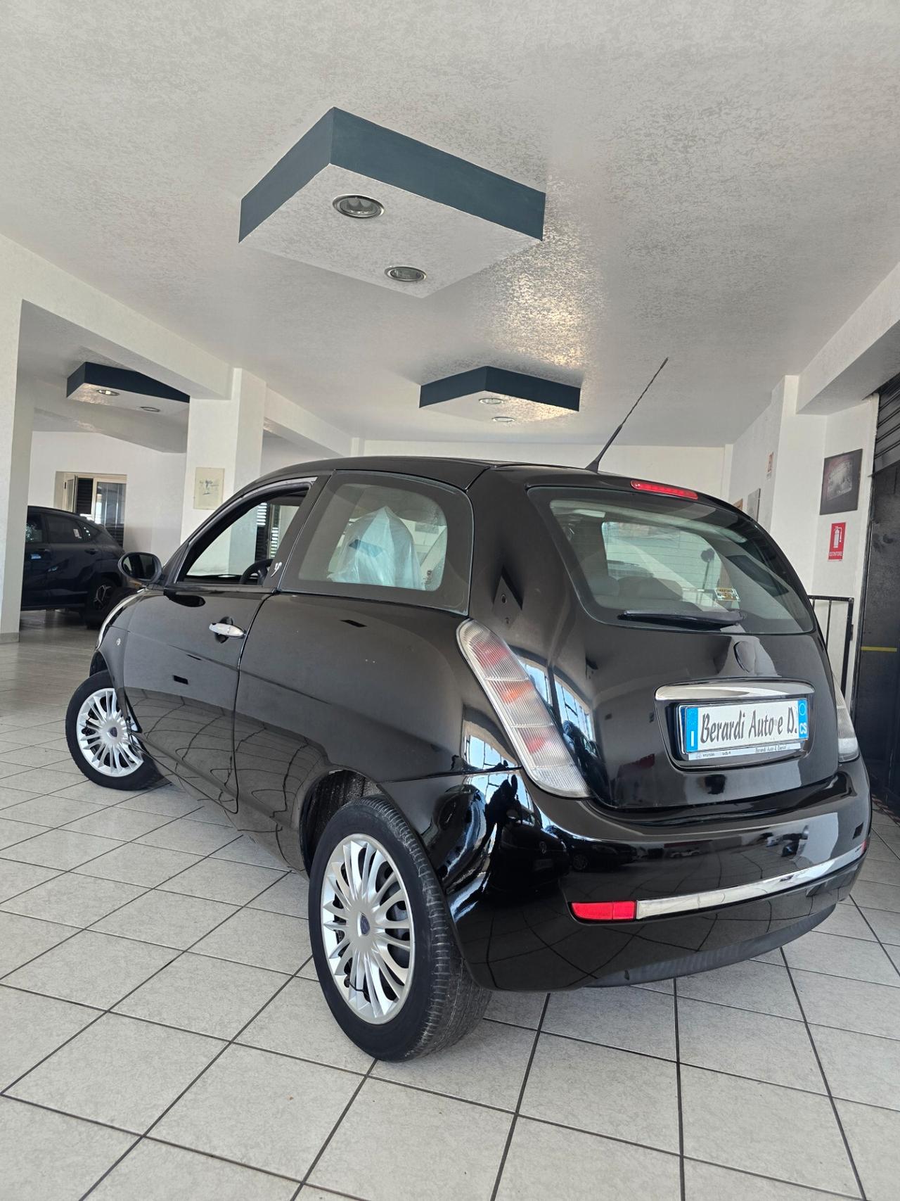Lancia Ypsilon 1.2 Argento