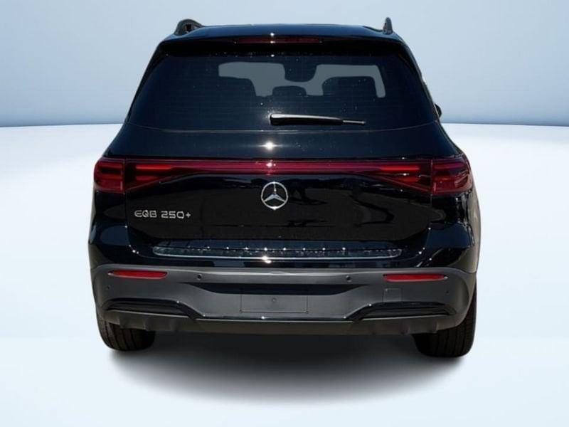 Mercedes-Benz EQB 250+ AMG Line Advanced