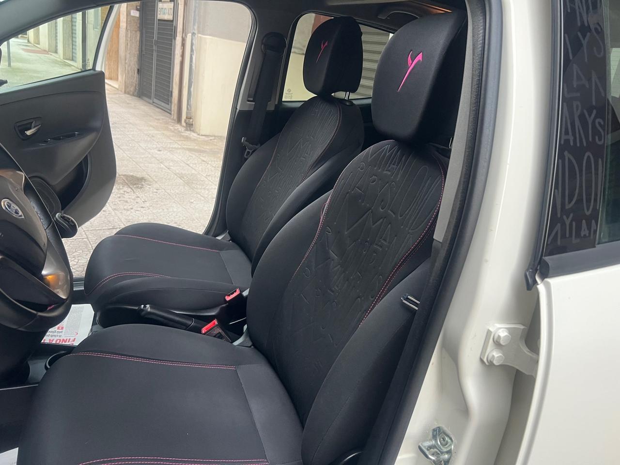 LANCIA YPSILON 1.3 MJT ELEFANTINO ROSA TETTO APRIBILE