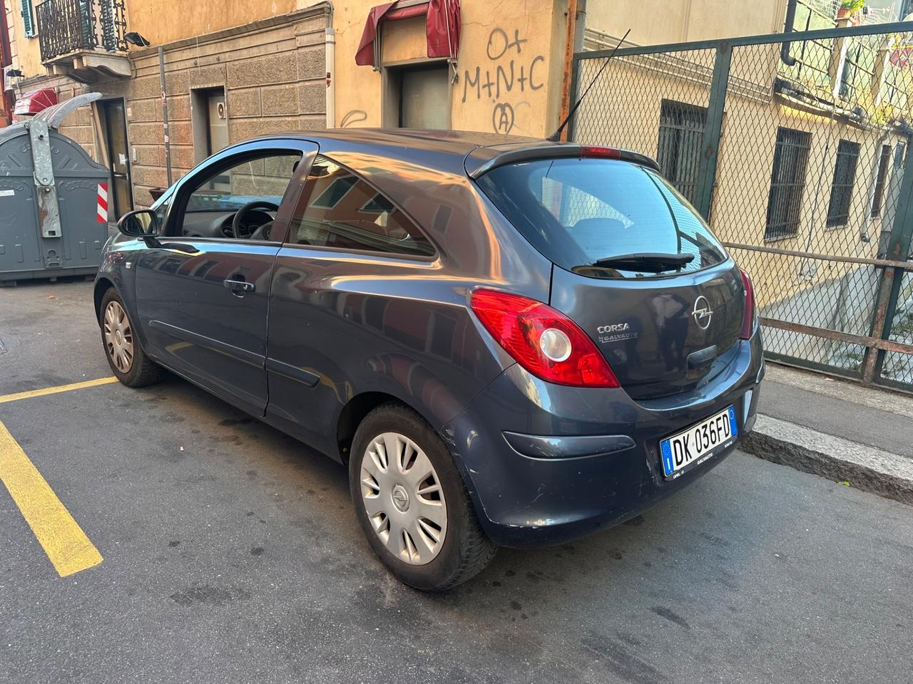 Opel Corsa 1.2 3 porte Sport