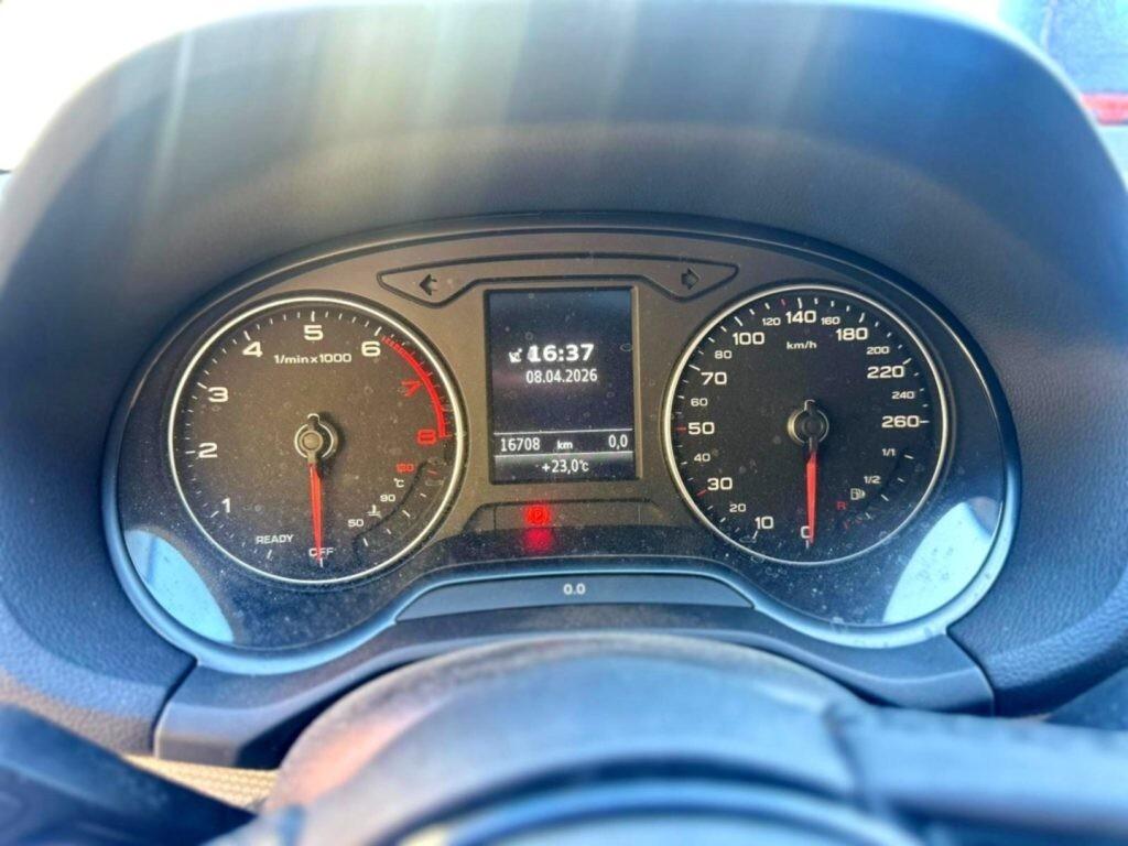 AUDI Q2 30 TFSI Business