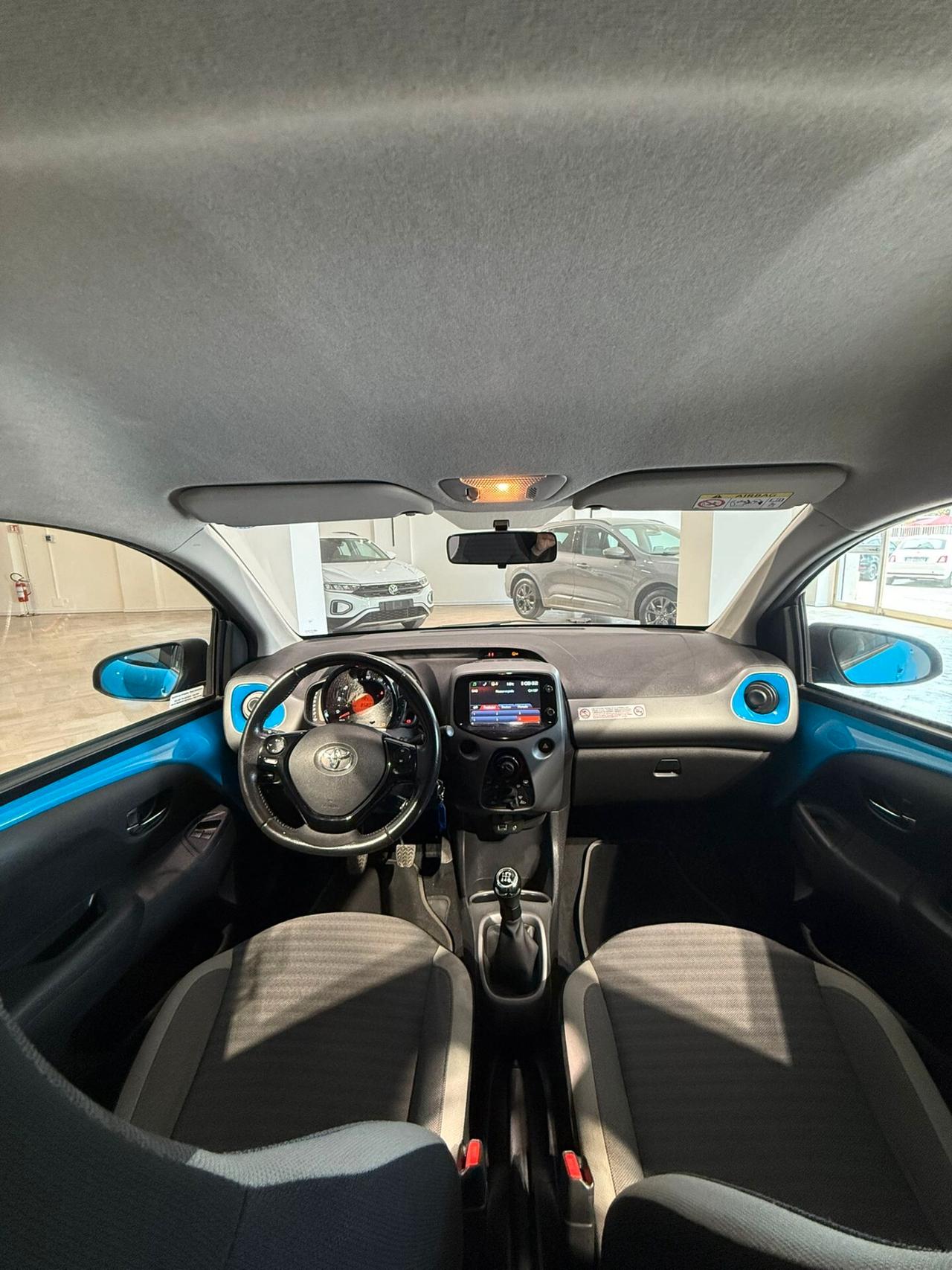 Toyota Aygo Connect 1.0 VVT-i 72 CV 5 porte x-clusiv