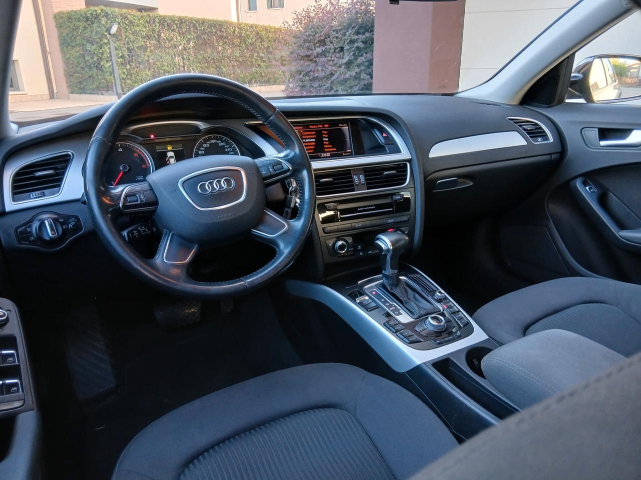 Audi A4 2.0 TDI 150 CV ultra S tronic Business tua a € 169 mese