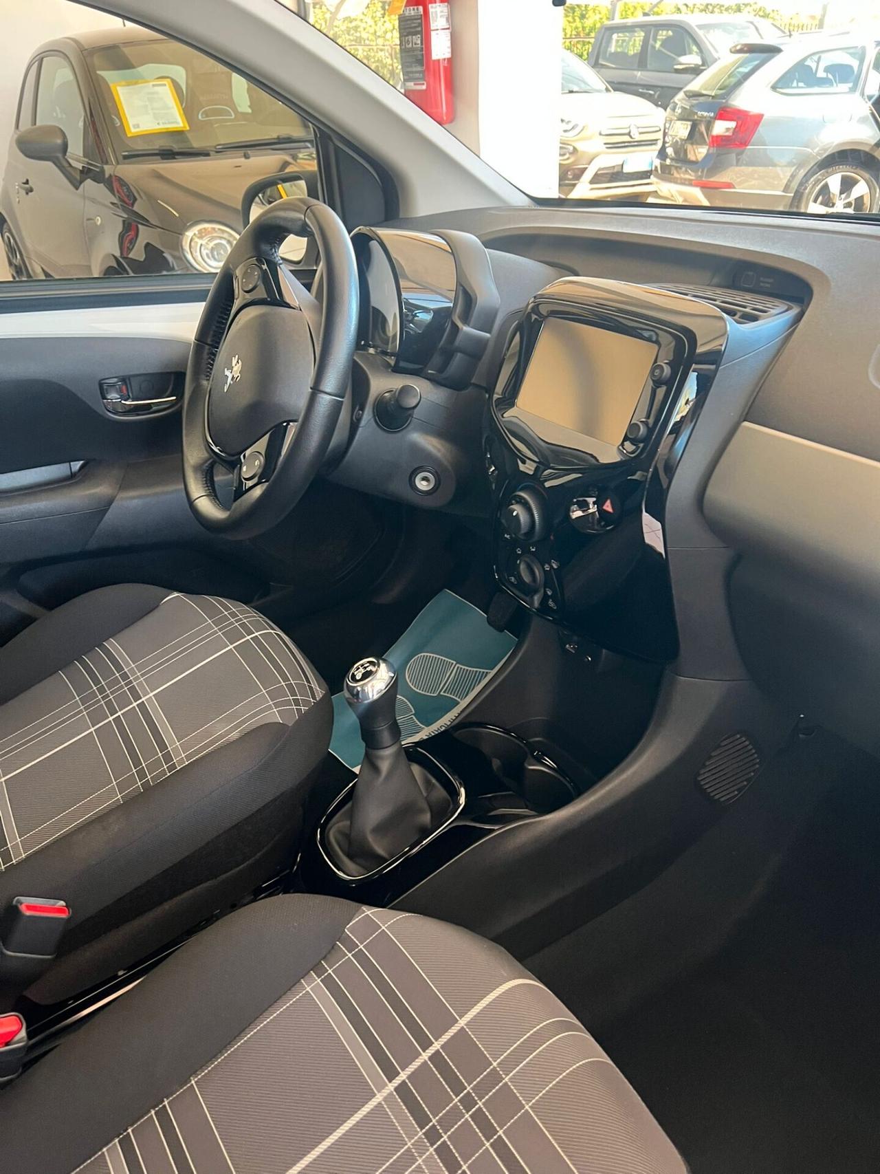 Peugeot 108 VTi 68 3 porte Allure