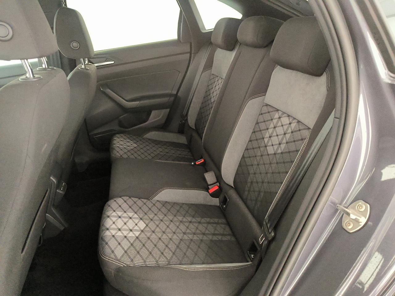 Volkswagen Taigo 1.0 tsi r-line 115cv