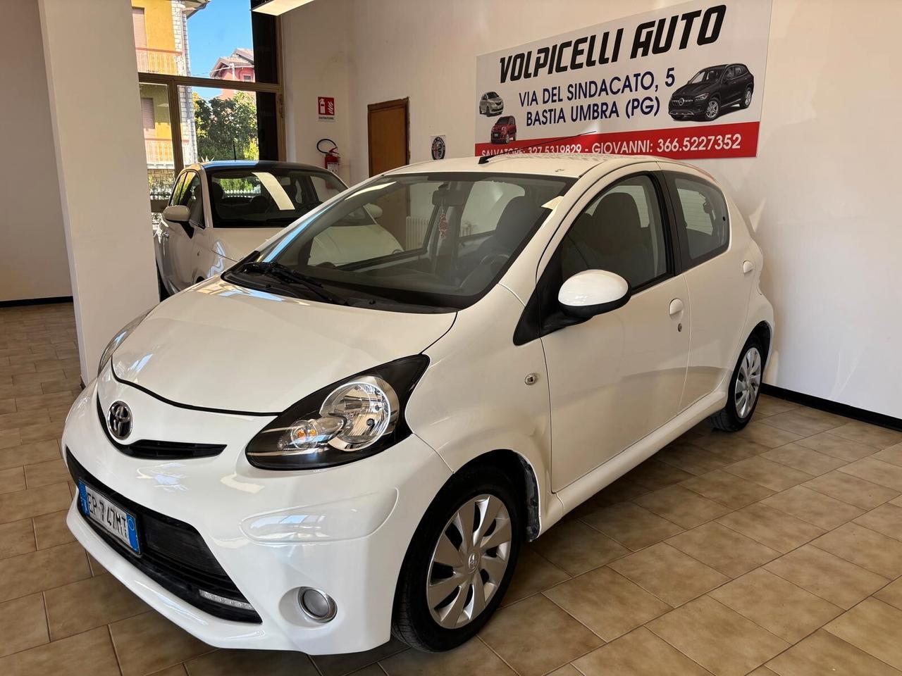 TOYOTA AYGO ANNO 2012 BZ 1.0 ADATTA NEOPATENTATI KM 95 MILA