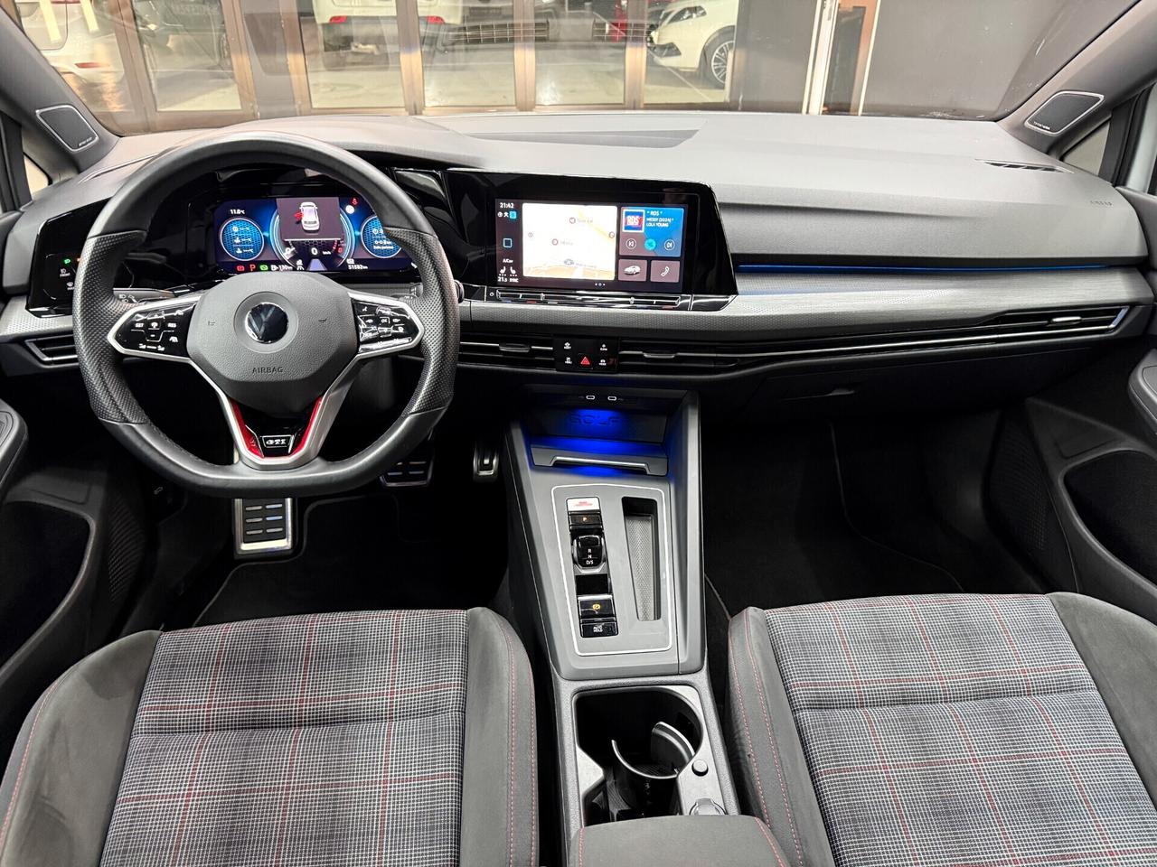 Volkswagen Golf 8 GTI 2.0 TSI 245CV