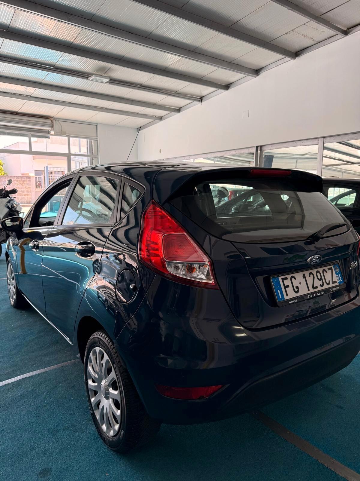 Ford Fiesta 1.4 5 porte Bz.- GPL Black & White Edition