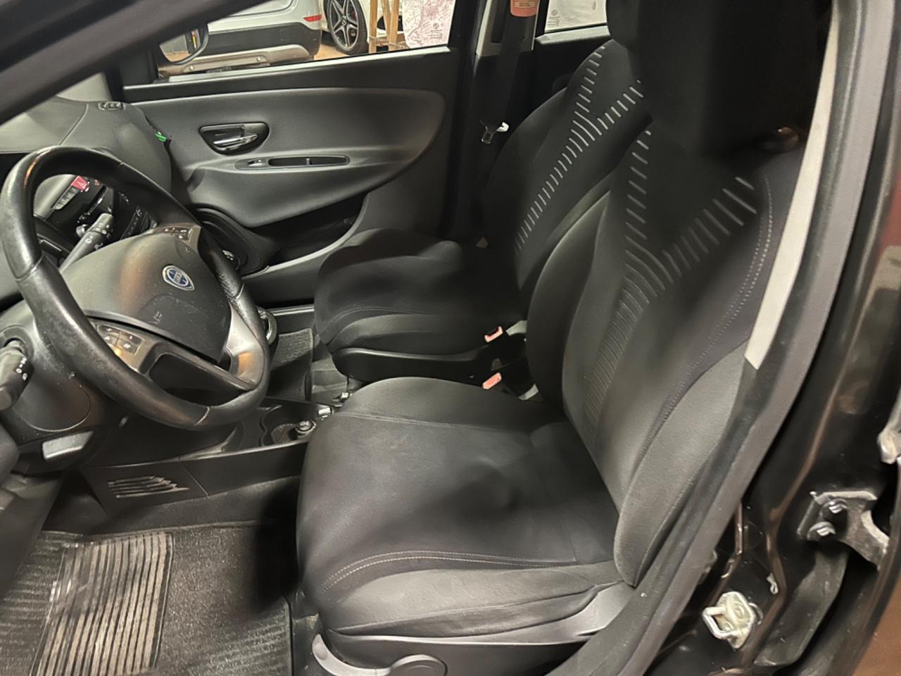 Lancia Ypsilon 1.3 MJT 16V 95 CV 5 porte S&S Gold