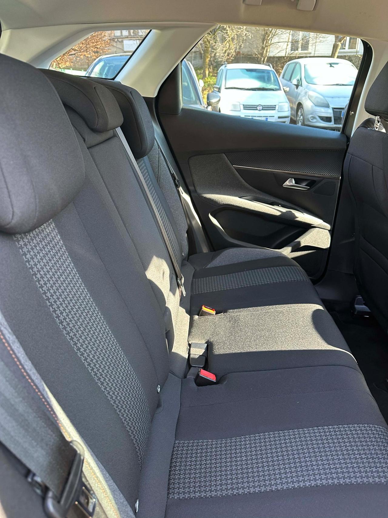 Peugeot 3008 BlueHDi 120 S&S EAT6 ALLURE FULLOPT