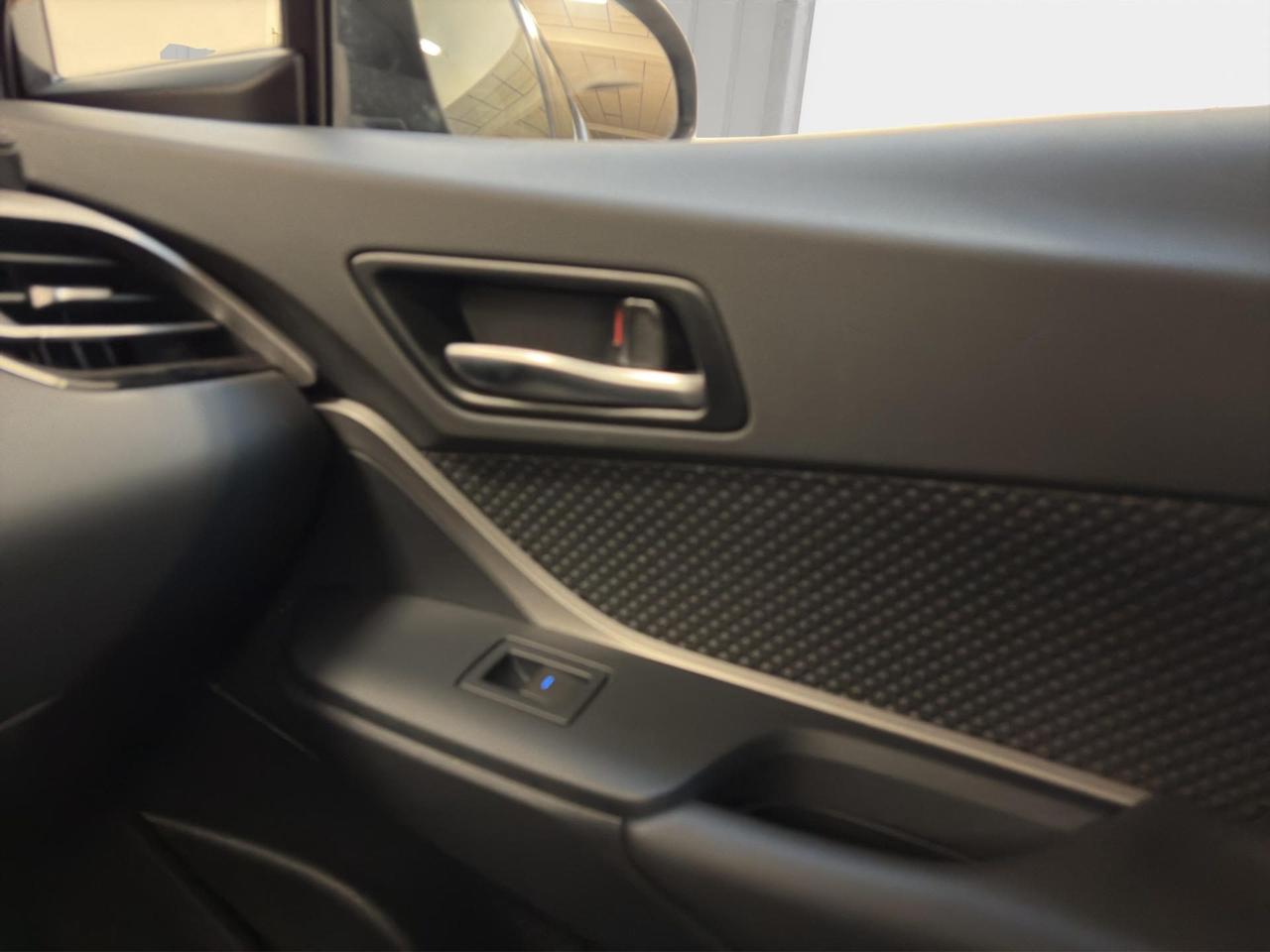 Toyota C-HR 1.8h Business e-cvt