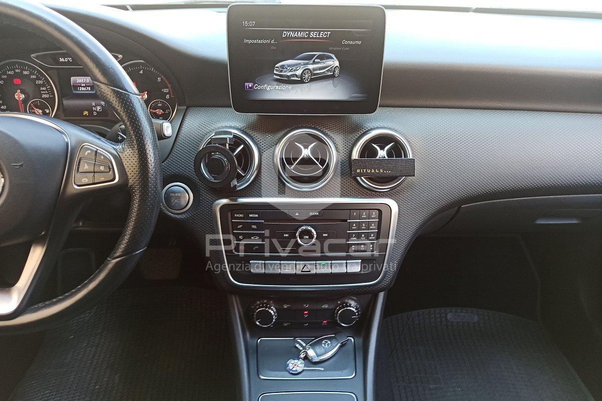 MERCEDES A 200 d Automatic Premium