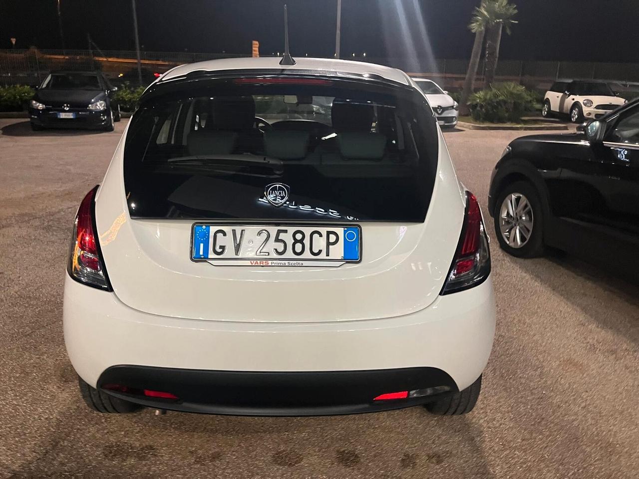Lancia Ypsilon 1.0 FireFly 5 porte S&S Hybrid Gold Plus
