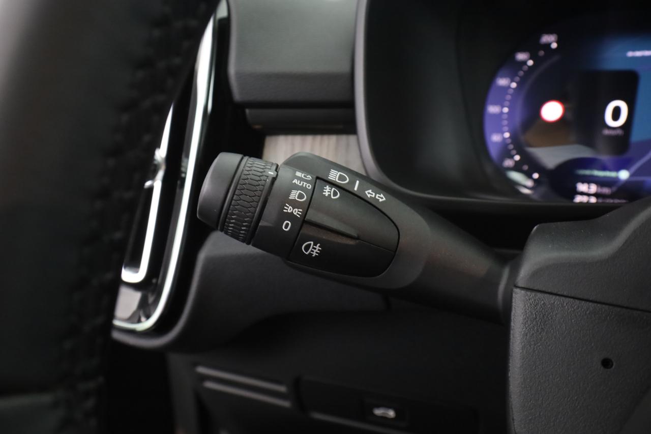 VOLVO XC40 (2017--->) XC40 B3 automatico Core