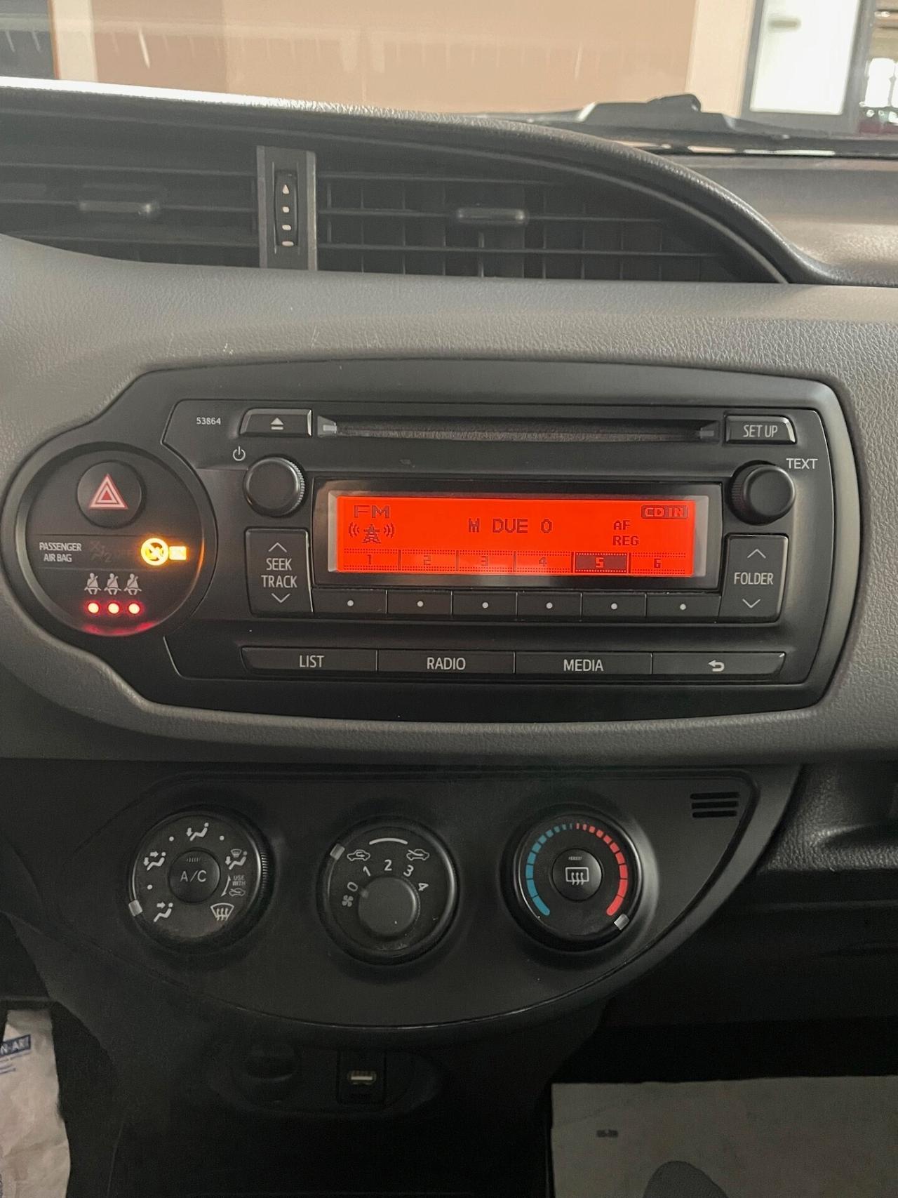 TOYOTA YARIS 1.0 5P COOL (UNIPROPRIETARIO)