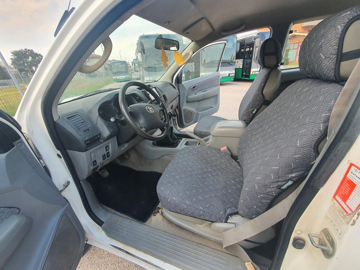 Toyota Hilux 2.5 D4D 120CV 4x4 Cab. Corta