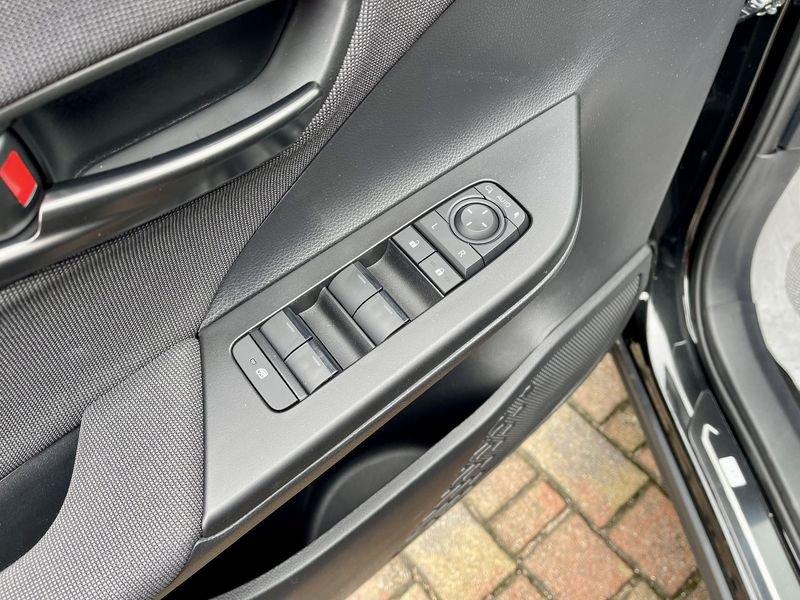 Toyota C-HR 2.0 phev Trend fwd e-cvt - NUOVO