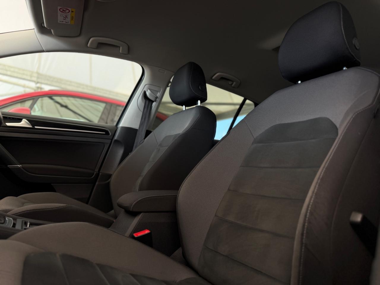 Volkswagen Golf 1.6 TDI 115 CV DSG COCKPIT