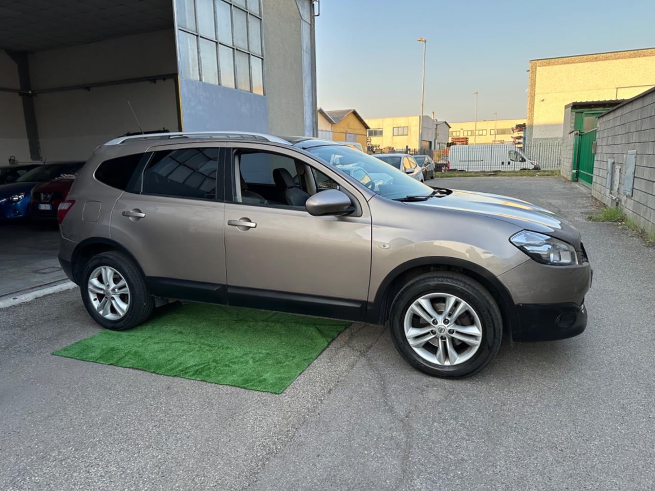 NISSAN QASHQAI 7 POSTI 1,6 BENZINA