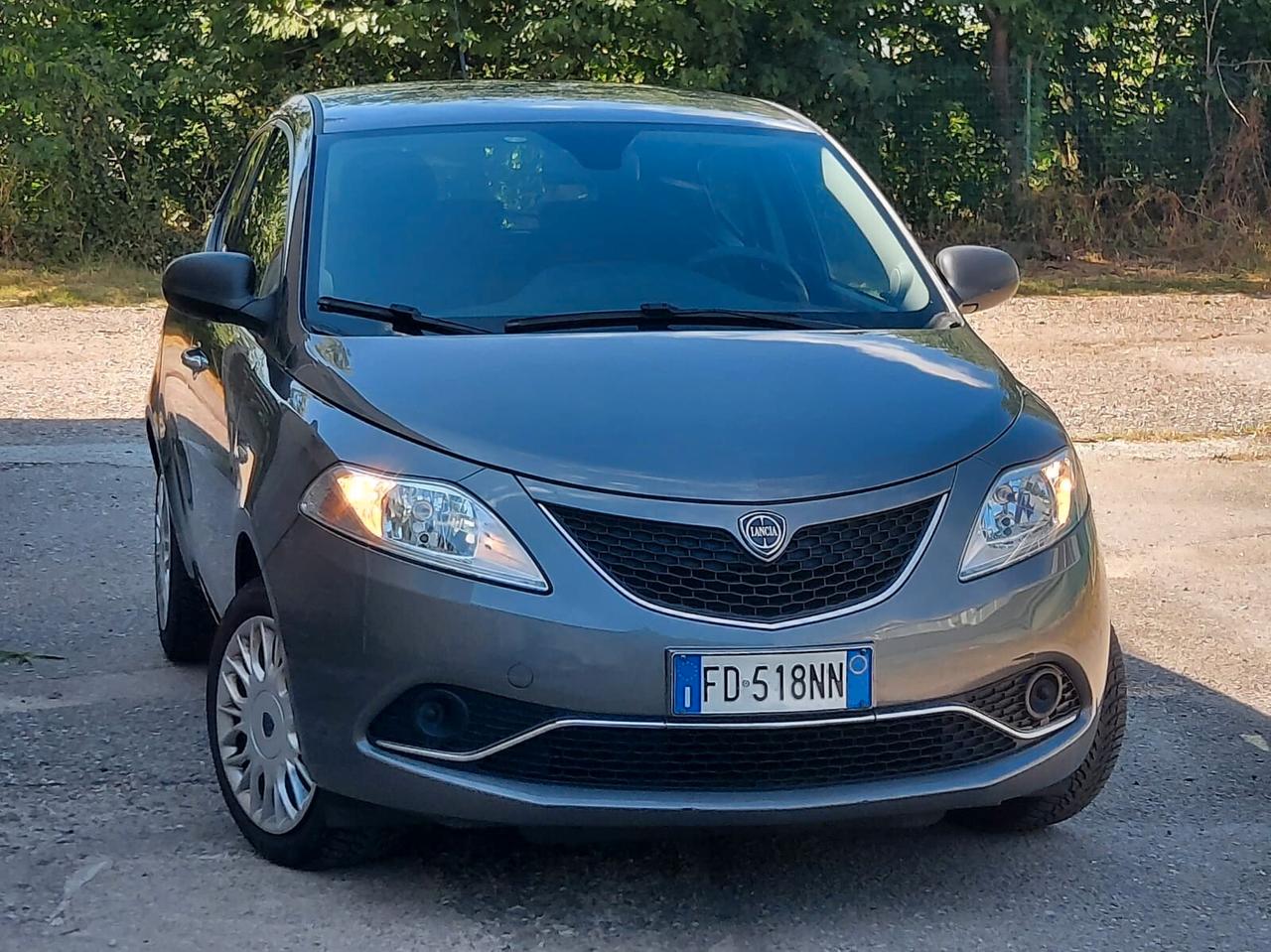 Lancia Ypsilon 1.2 benzina 69 CV 5 porte Gold