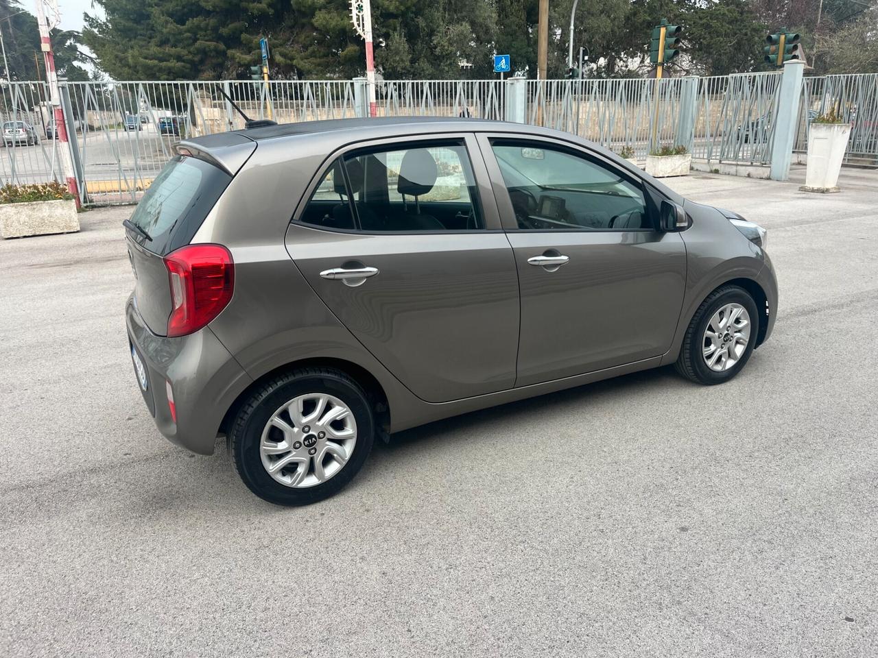 Kia Picanto 1.0 12V 5 porte Cool X NeoPatentati