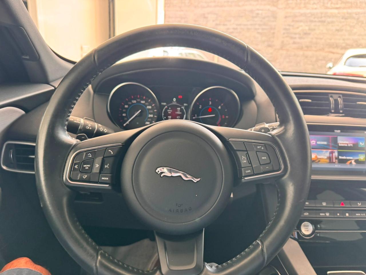 Jaguar F-Pace 2.0 D 180 CV AWD Prestige