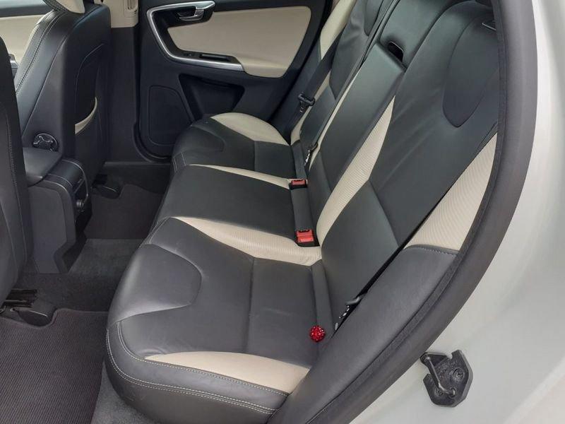 Volvo XC60 D5 AWD Geartronic R-design KM CERTIFIC-GARANZIA