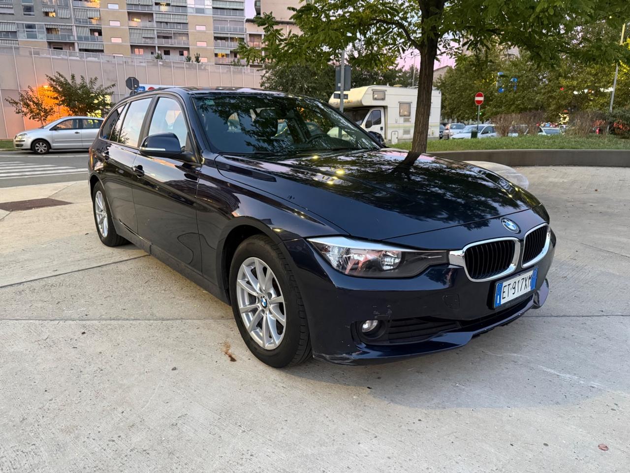 Bmw 318 318d Touring Luxury 2014