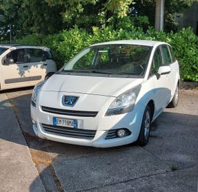 Peugeot 5008 1.6 Diesel 7 Posti Neopatentati