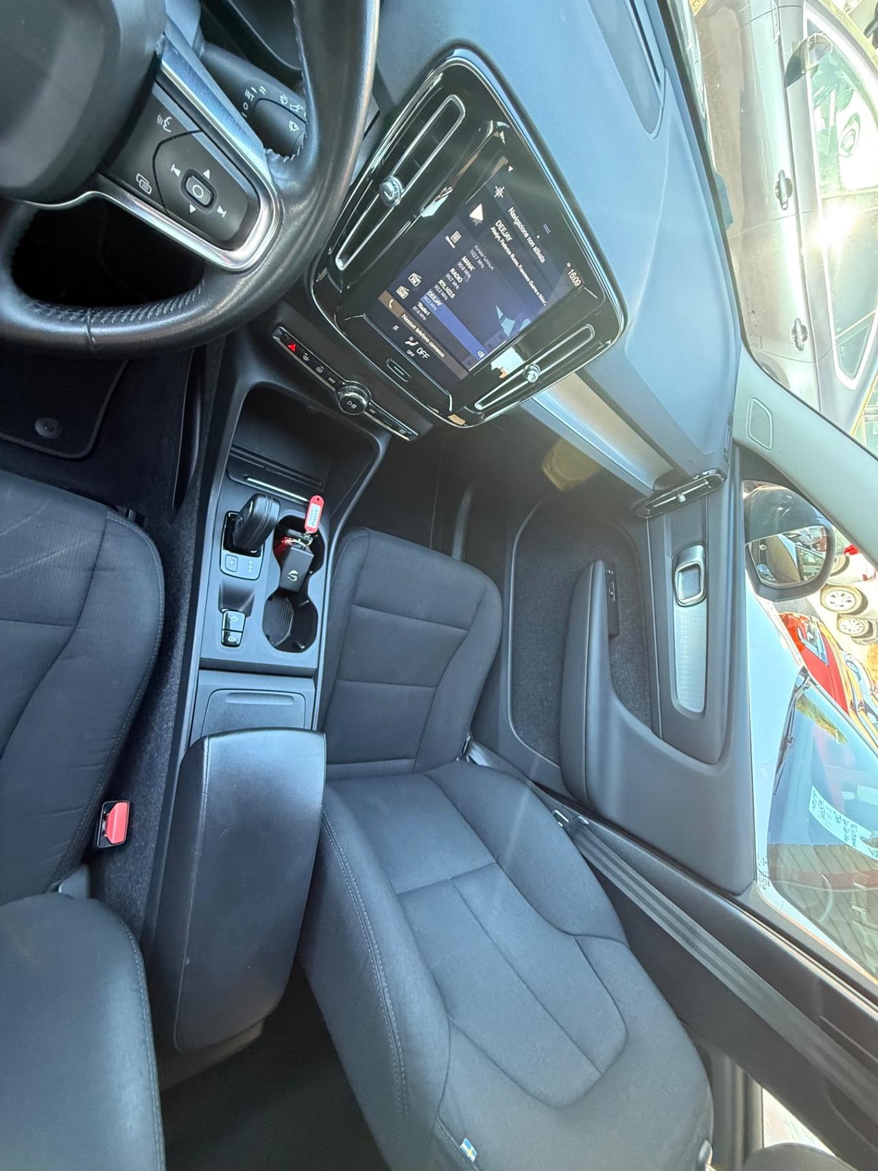 XC40 D3 Momentum-unipro-rate-garanzia -