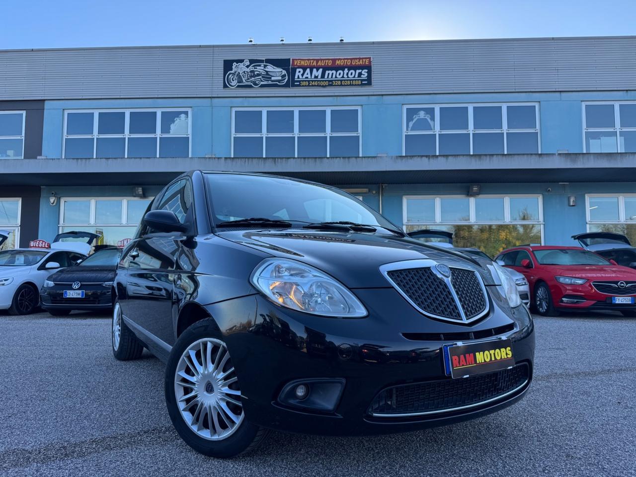 Lancia Ypsilon 1.2 Platino NEOPATENTATI