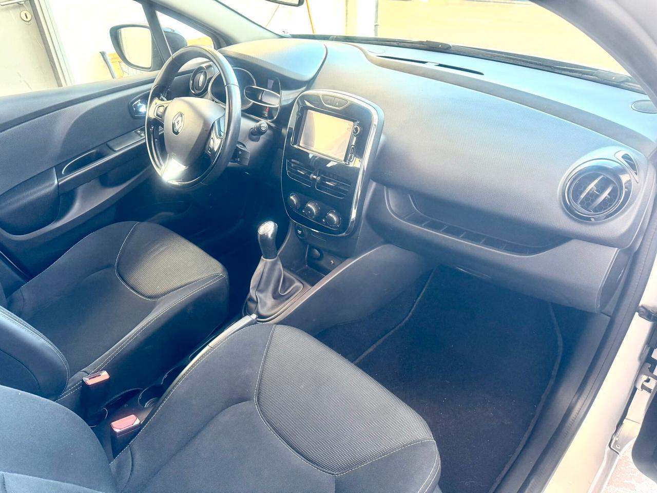 Renault Clio Sporter 1.2 75CV Live