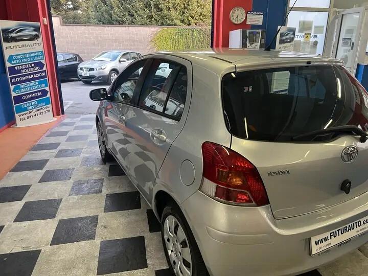 TOYOTA YARIS 1.0 BENZINA - 5 PORTE - NEOPATENTATI - GARANZIA 12/24 MESI