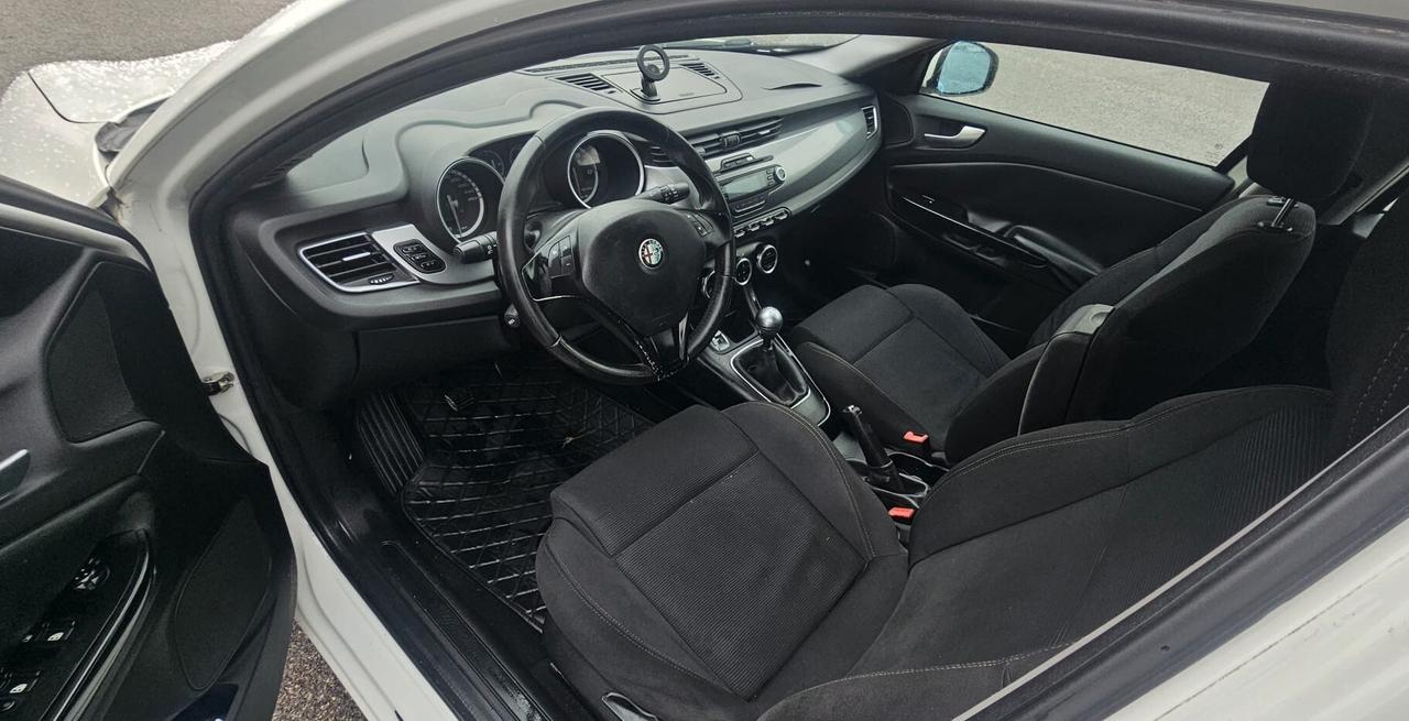 Alfa Romeo Giulietta 1.4 TURBO MULTIAIR DISTINCTIVE
