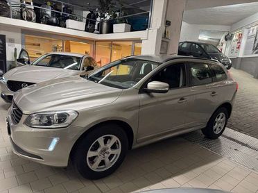 Volvo XC60 XC60 2.0 d3 Kinetic 150cv geartronic Tagliandata