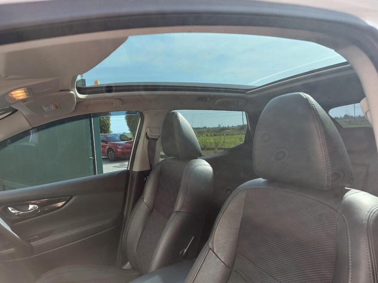 Nissan Qashqai 1.6 dCi 2WD Tekna 130CV XTRONIC