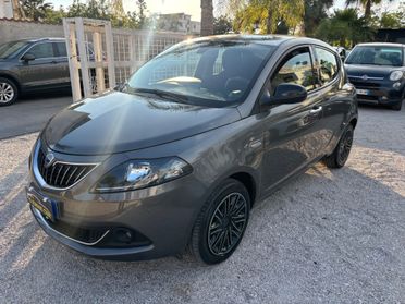 LANCIA YPSILON 1.0 HYBRID GOLD FULL OPTIONAL