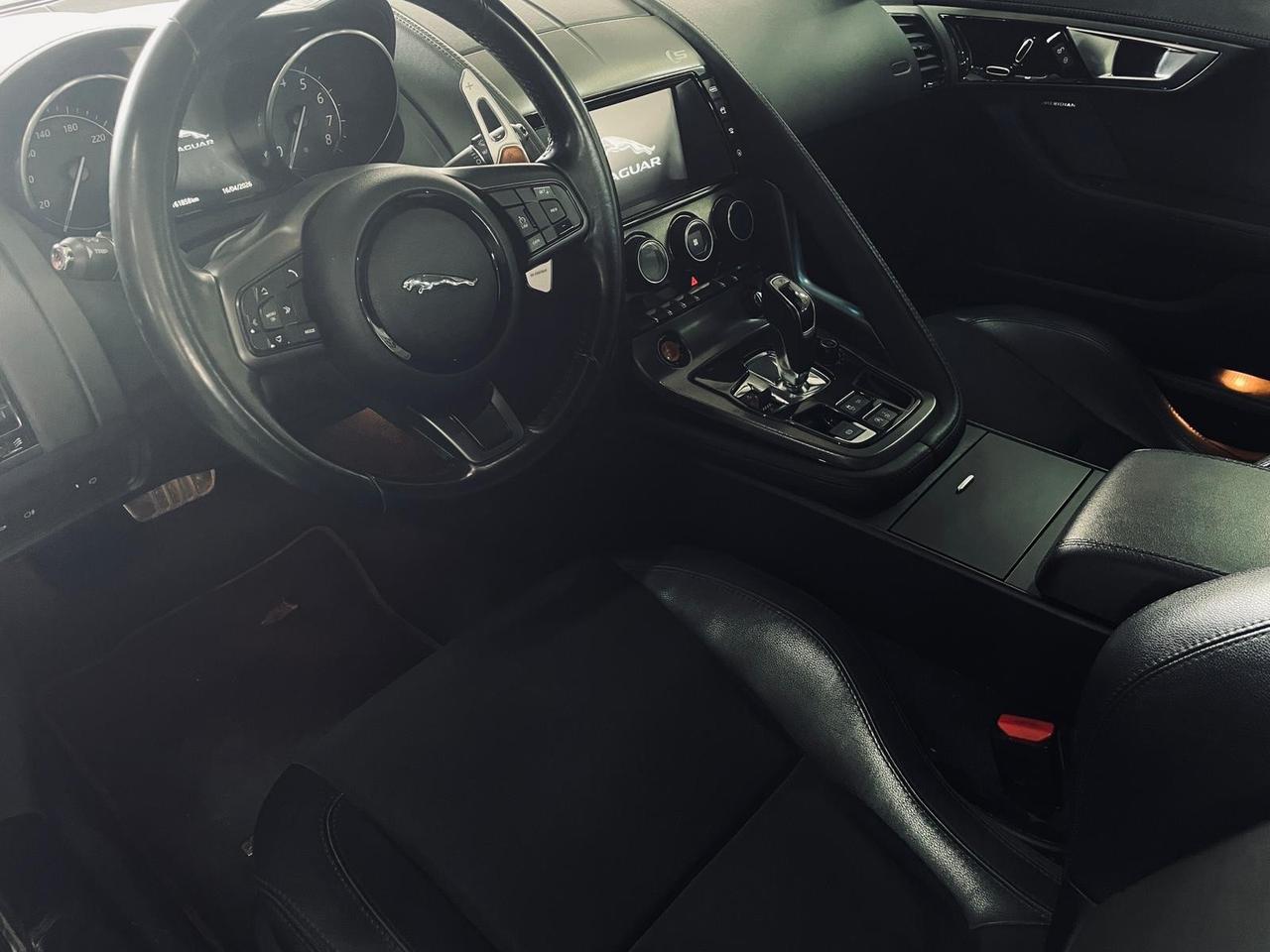 Jaguar F-Type 3.0 V6 380 CV AWD R-Dynamic PERMUTE RATE
