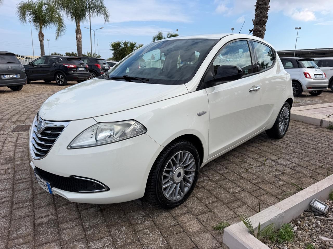 Lancia Ypsilon 1.2 69 CV 5 porte S&S Gold