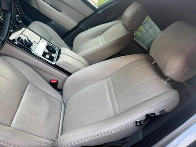 Land Rover Range Velar 2.0D I4 180 CV R-Dynamic
